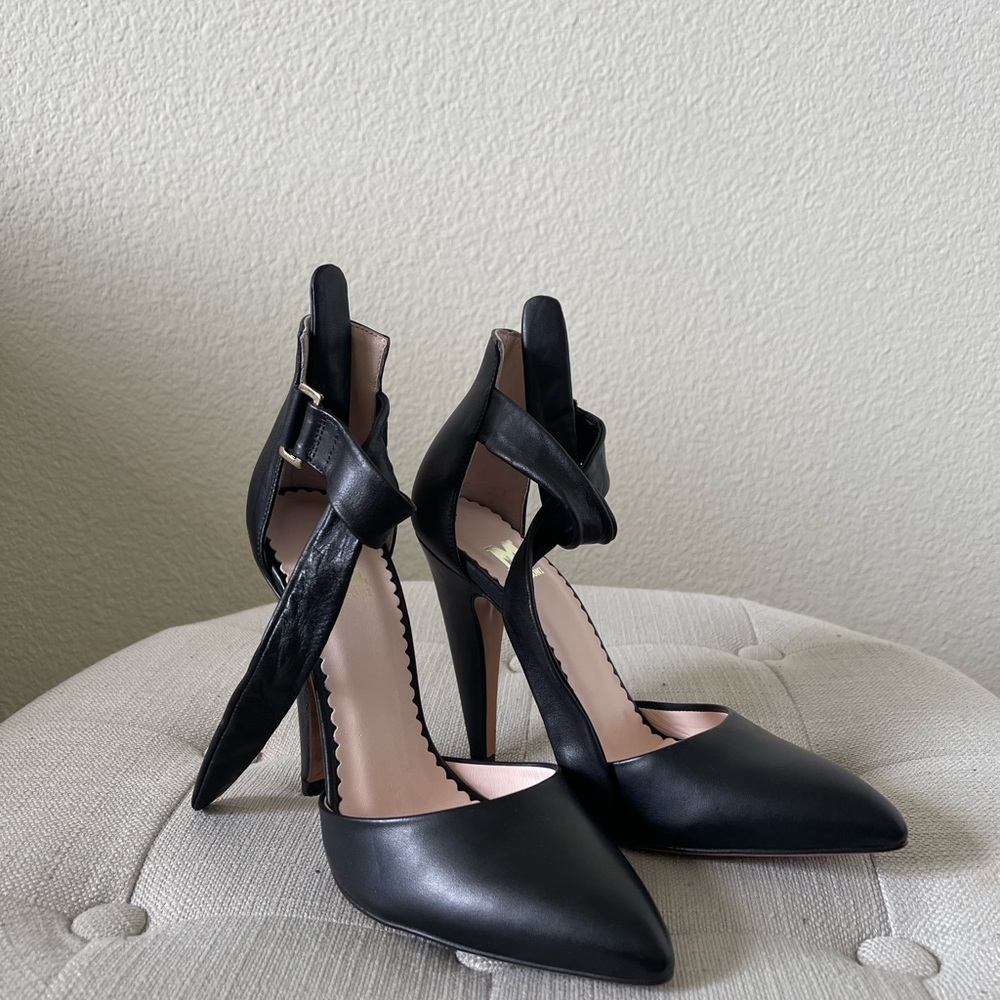 Missioni high heeled pointy toe.